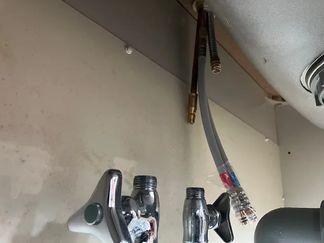 ﾜﾝﾎ-ﾙ引出ｼｬﾜ-ｼﾝｸﾞﾙﾚﾊﾞ-入替工事