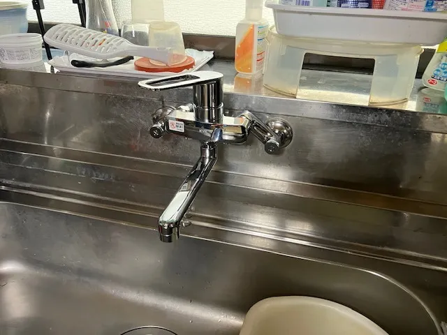 台所壁付ｼﾝｸﾞﾙﾚﾊﾞ-入替工事