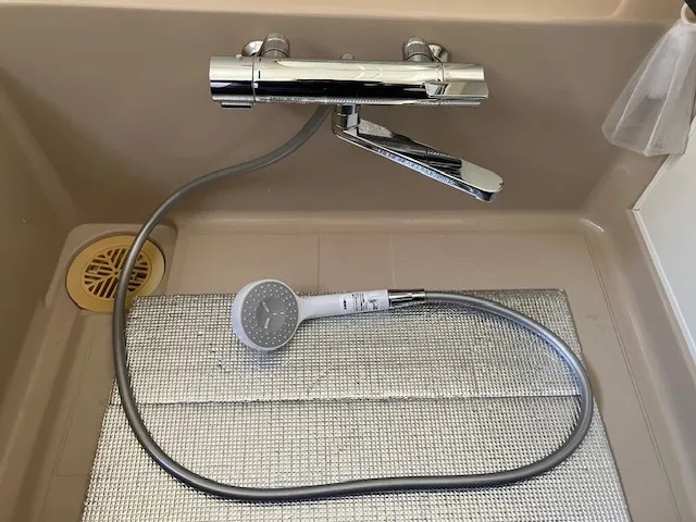 浴室壁付ｻ-ﾓｼｬﾜ-水栓入替工事