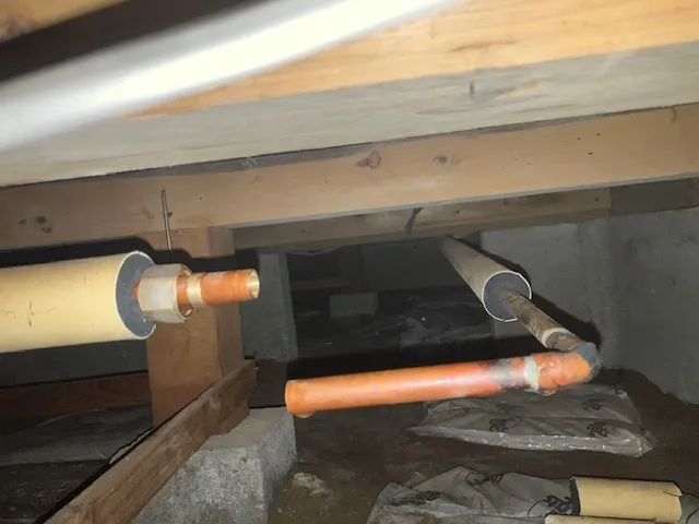 床下給湯管漏水修理工事