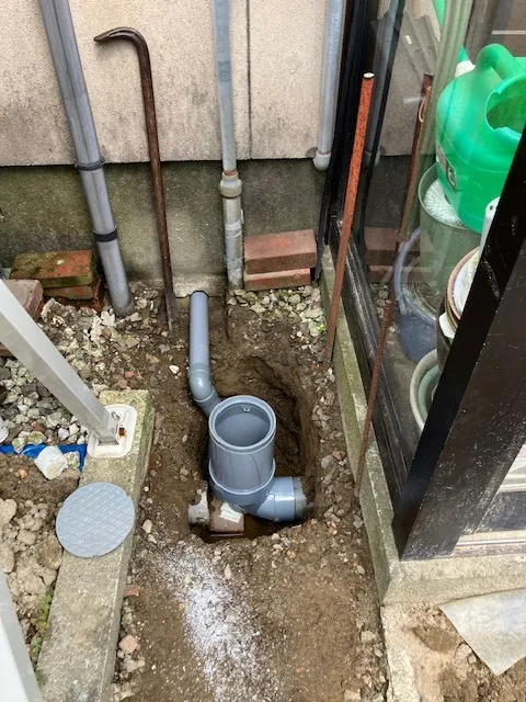 台所排水枝管及び排水桝入替工事